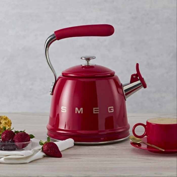 SMEG Whistling Kettle (Red) CKLW2001RD - Image 3