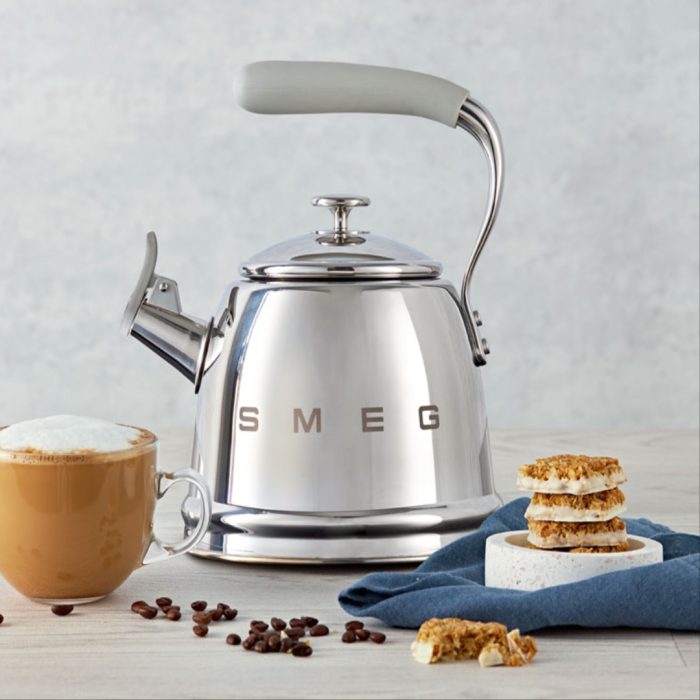 SMEG Whistling Kettle (STAINLESS-STEEL) CKLW2001SS - Image 3