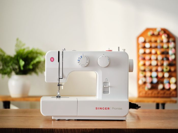 Singer Domestic 1409 Sewing Machine - Image 2