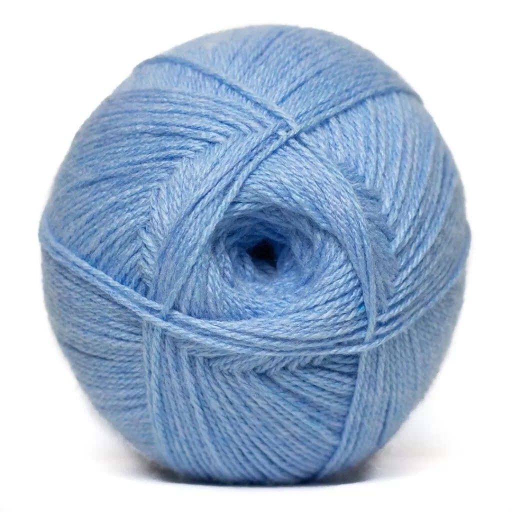 Charity Pullskein 300gr Surf, soft and durable yarn in ocean-inspired blue for knitting and crocheting blankets and garments.